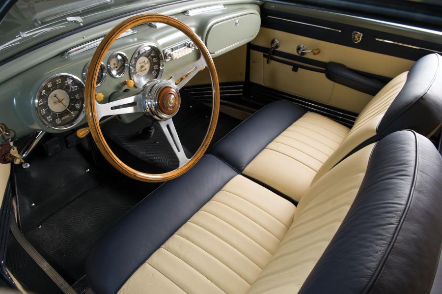 Интерьер Cisitalia 505 DF 1953 года  (фото 6 из 18)